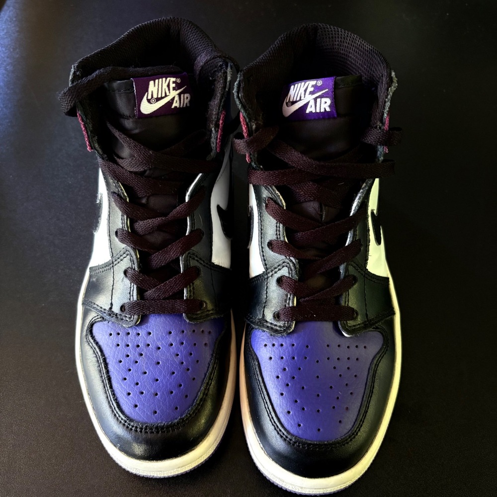 Nike Air Jordan 1 Retro High OG GS Court Purple Size 7 women rare black purple